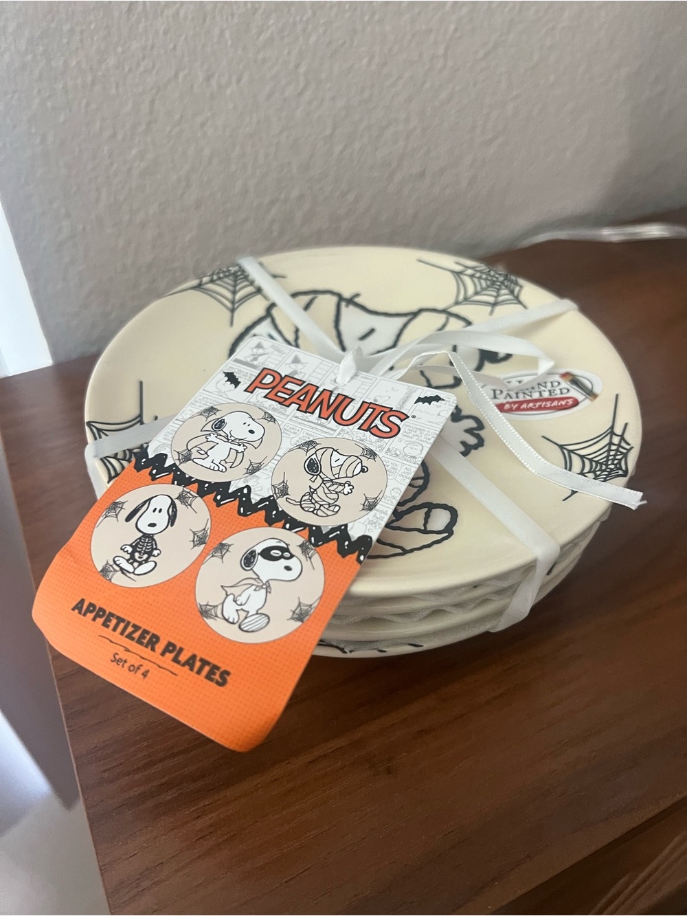 Halloween Peanuts Snoopy Set of 4 Ceramic Plates